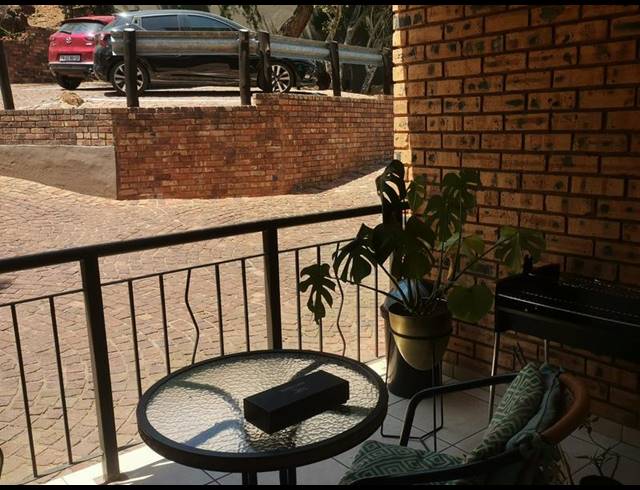 2 BEDROOM TOWNHOUSE FOR SALE IN MULBARTON